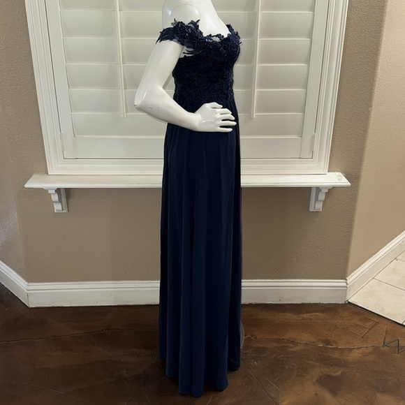 Soieblu Off Shoulder Sweetheart Neckline Dress Maxi Dress - Picture 5 of 13